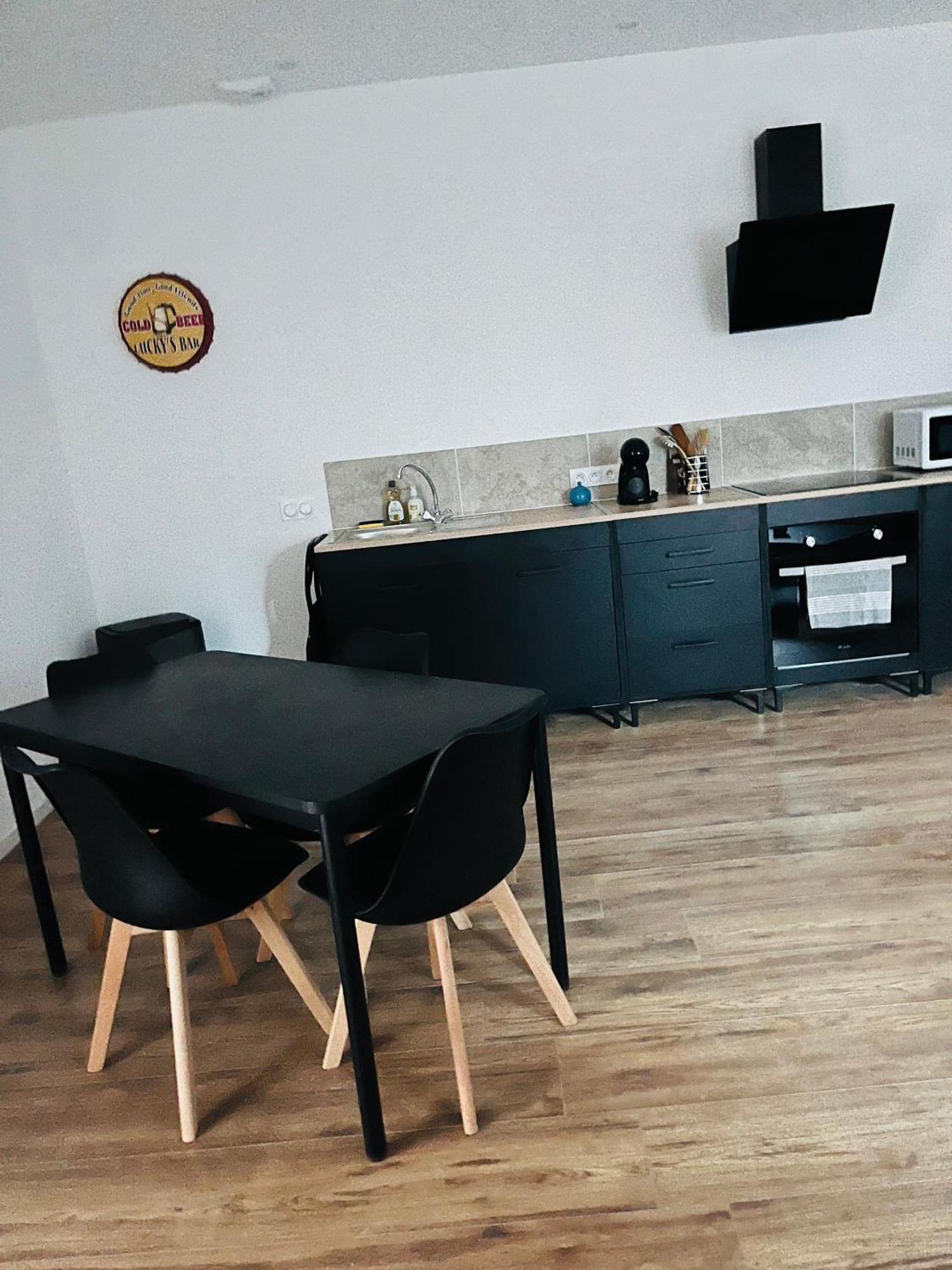 Logements 6 Pers A 15 Minutes D Angers Corne Экстерьер фото